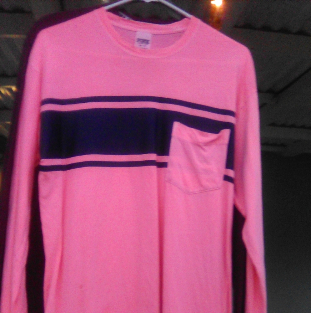 Vs pink long sleeve tee. XS